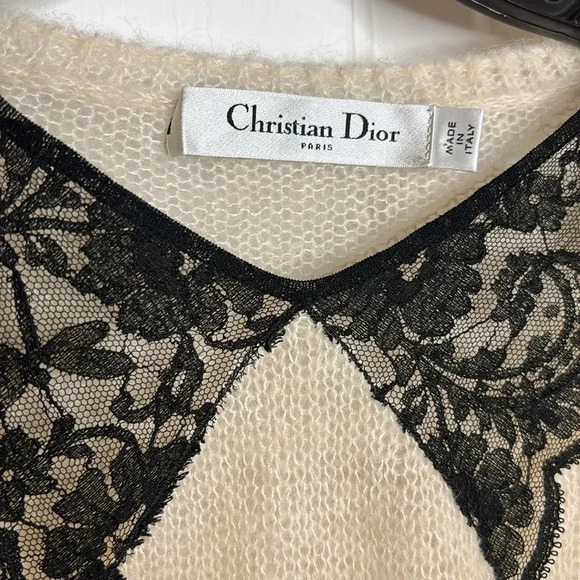 EUC DIOR womens ivory sweater with black lace inset collar size US6 - Picture 3 of 6